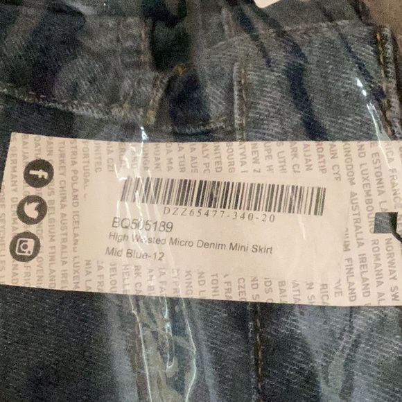 Boohoo | NWT Blue Denim 8 Mini Skirt High Wasted Frayed Hem - Picture 7 of 15